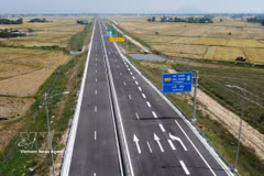 Un tronçon de l'autoroute Nord-Sud traversant la province de Dak Lak. Photo: VNA