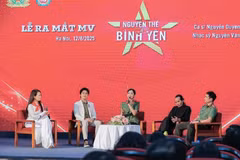 Lancement de la vidéo musicale « Nguyện thề vì bình yên ». Photo: VNA