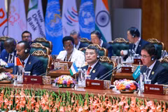 Le Premier ministre Le Minh Hung au 18e Sommet des économies émergentes (BRICS) à New Delhi. Photo: VNA