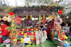 Le point d’orgue du festival est un espace de marché avec près de 30 stands présentant des produits agricoles locaux. Photo: VNA