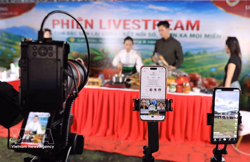 Une séance de livestream visant à promouvoir les produits agricoles de la province de Lai Chau à l'occasion de la Fête nationale 2026. Photo: VNA