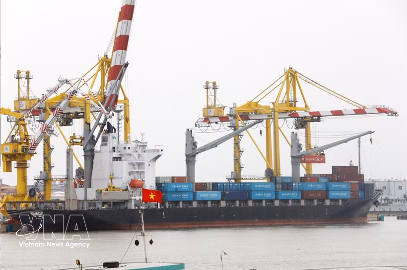 Les exportations de marchandises se sont élevées à 319,53 milliards de dollars entre janvier et juillet. Photo: VNA