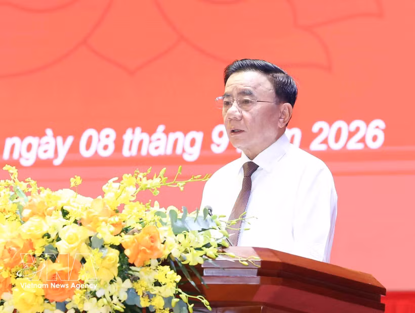 Tran Cam Tu, membre du Bureau politique et permanent du Secrétariat du Comité central du Parti, s'exprime à la cérémonie d’ouverture de l’année académique 2026-2027 de l’Académie politique nationale Ho Chi Minh. Photo: VNA