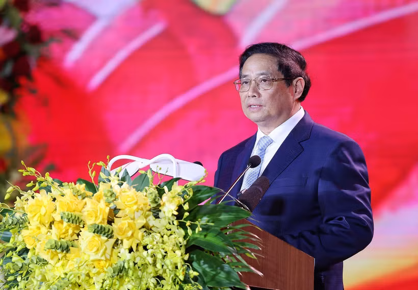 Le Premier ministre Pham Minh Chinh s’adresse à la cérémonie, dans la ville de Dông Hoi, le 2 juin. Photo : VNA