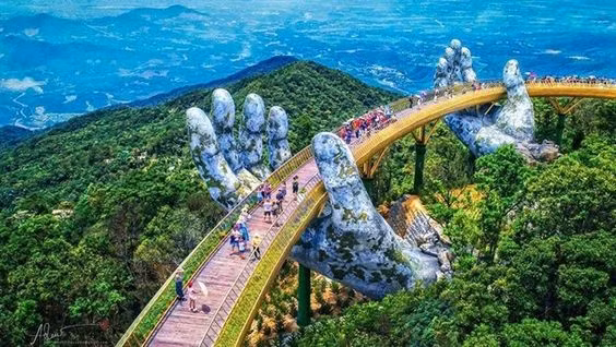 Le pont d'Or, à Dà Nang