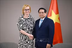 le Premier ministre Pham Minh Chinh et Katerina Konecna, présidente du Parti communiste de Bohême-Moravie (KSČM). Photo: VNA