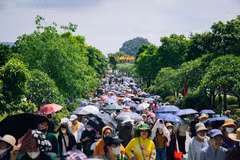En mai dernier, nombre de gens affluent vers la pagode de Tam Chuc pour vénérer les reliques de Bouddha. Photo d'illustration : Vietnam+
