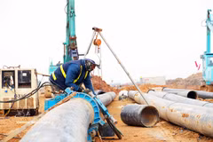 Le projet de construction et d’exploitation des infrastructures du parc industriel VSIP de la province de Ha Tinh représente un investissement total de plus de 1.555 milliards de dôngs. Photo : VNA
