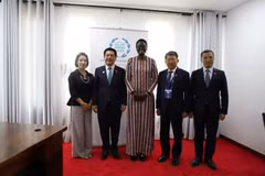 Le vice-président de l’Assemblée nationale Nguyen Hong Dien et la présidente de l’UIP, Tulia Ackson. Photo : ministère des Affaires étrangères