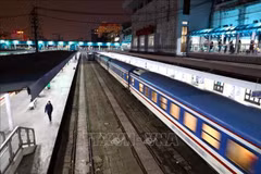 Le train Nord-Sud part de la gare de Hanoï. Photo d'archives : VNA